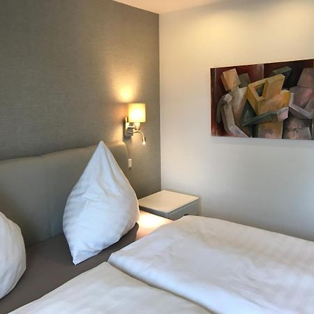 Hotel Zur Goldenen Sonne Usingen Εξωτερικό φωτογραφία