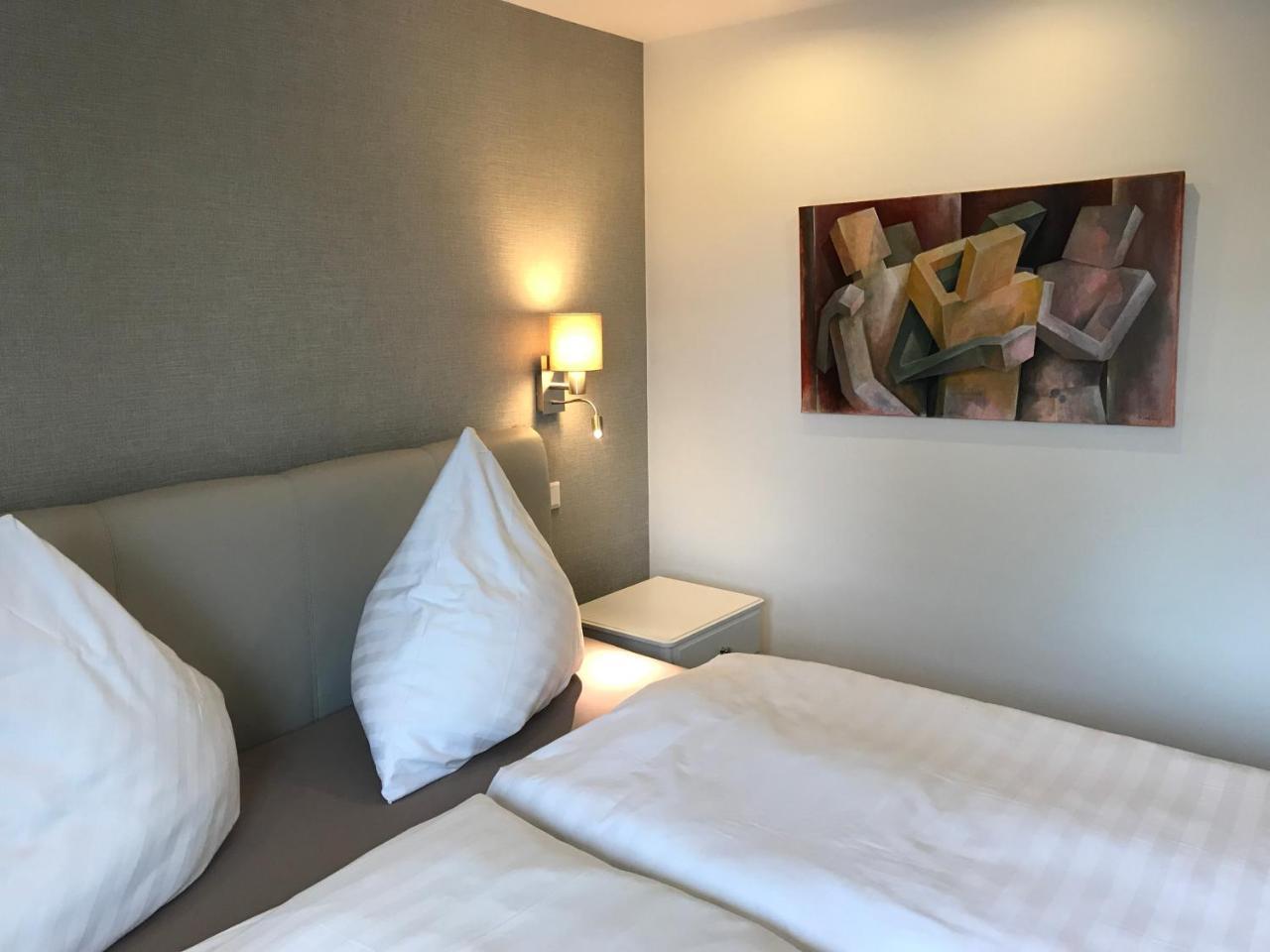 Hotel Zur Goldenen Sonne Usingen Εξωτερικό φωτογραφία